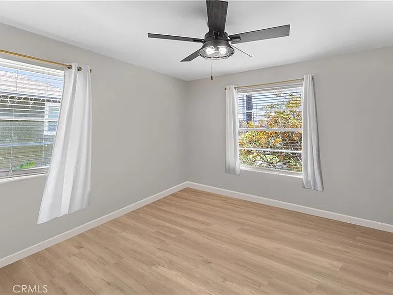 923 W Maple Ave — Photo 10