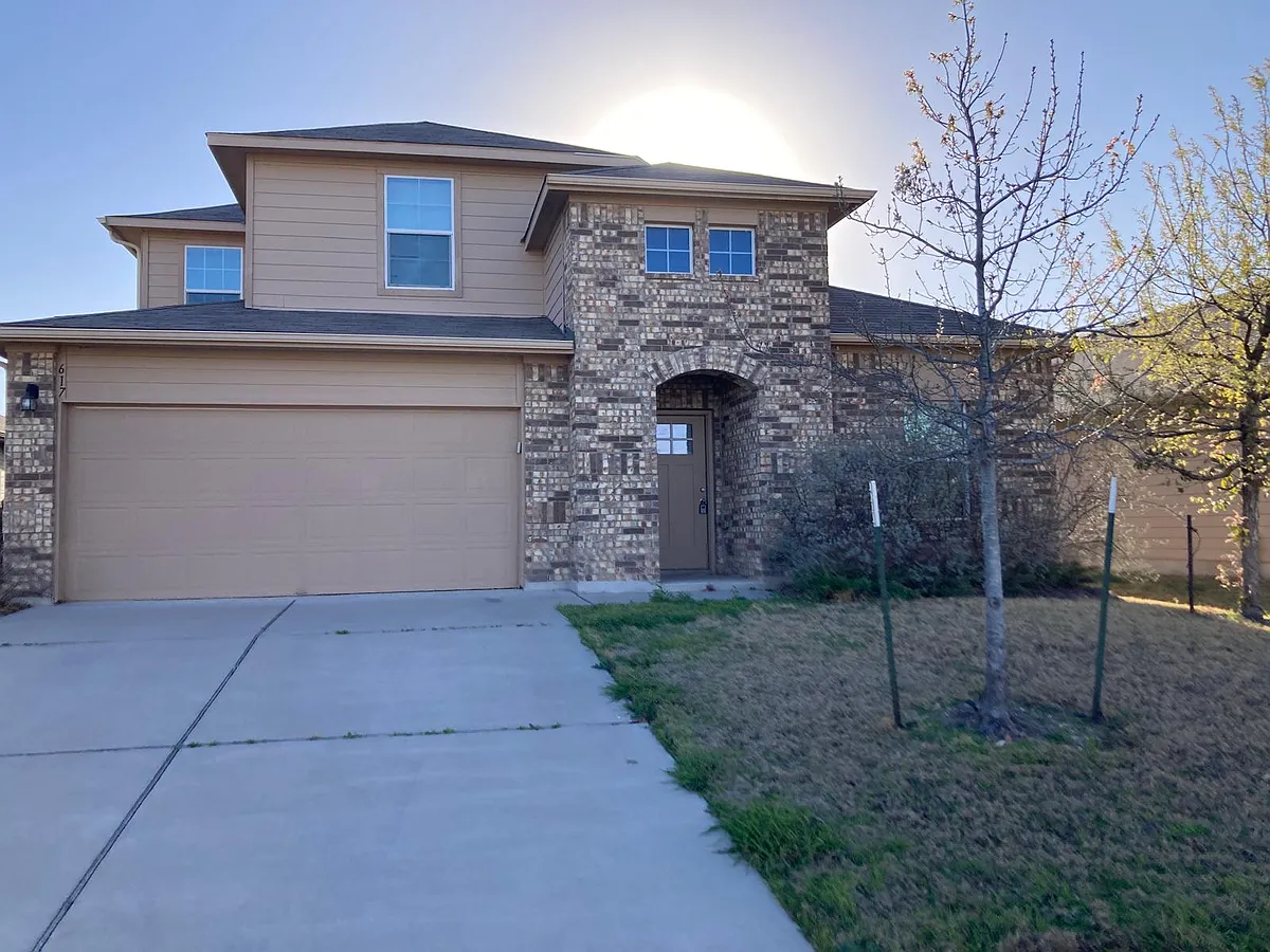 Building Photo - 617 Donegal Ln