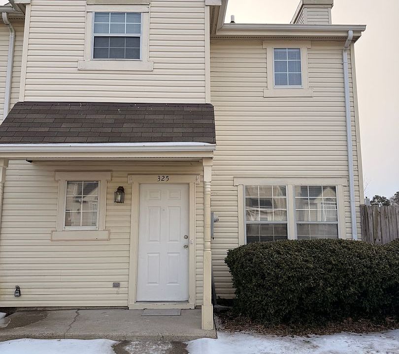 1st image of 325 Lees Mill Dr
