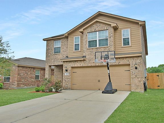 3rd image of 32523 Decker Creek Dr