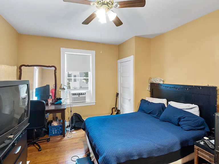 54 Chester Ave #2 — Photo 10