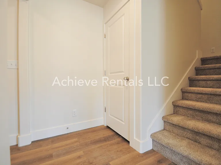 2038 N 380 E — Photo 7