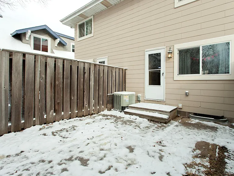 831 Weeks Ave SE — Photo 13