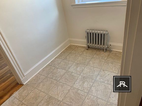 5th image of 72 Chiswick Rd #1