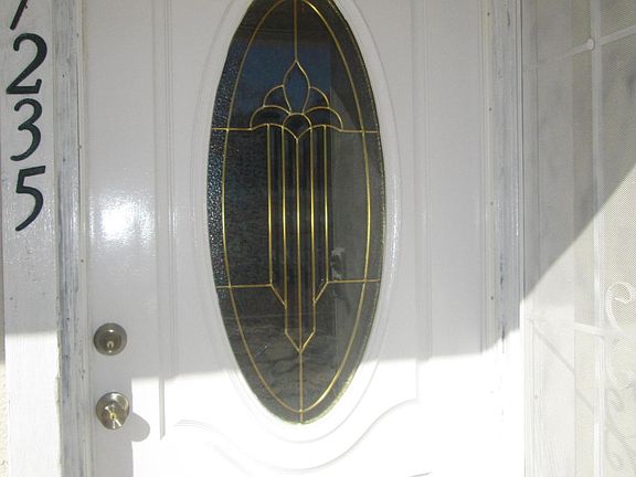 4th image of 17235 Parkvalley Ave