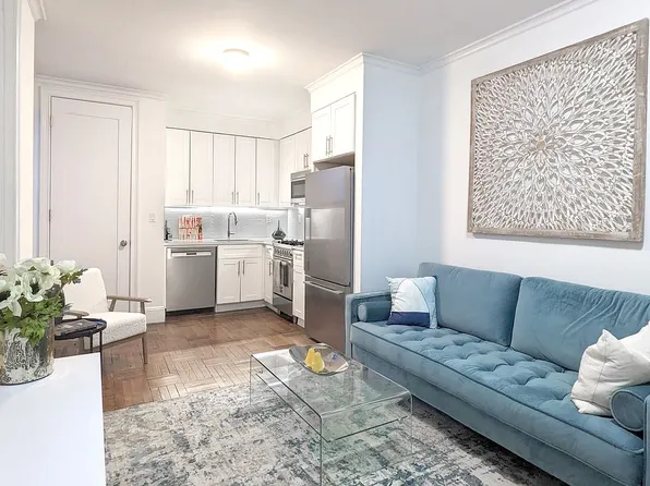 24-65 38th St #B8, Queens, NY 11103