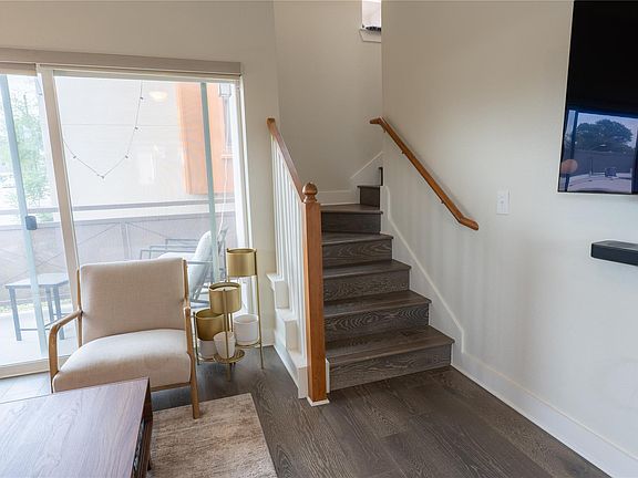 4th image of 2827 Manor Rd #4101