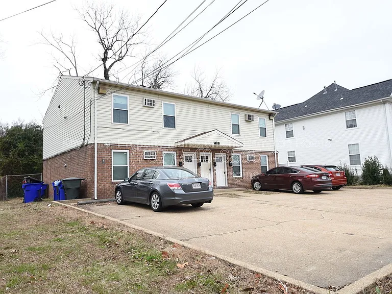 405 Clifton St #A — Photo 2
