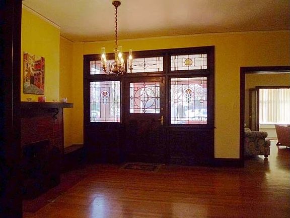 Foyer/Main Entry