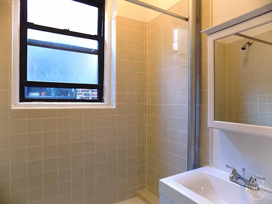 Rented by Blue Egg Realty Corp | media 9
