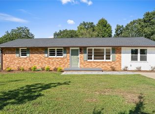 4 Coker Cir, Williamston, SC 29697