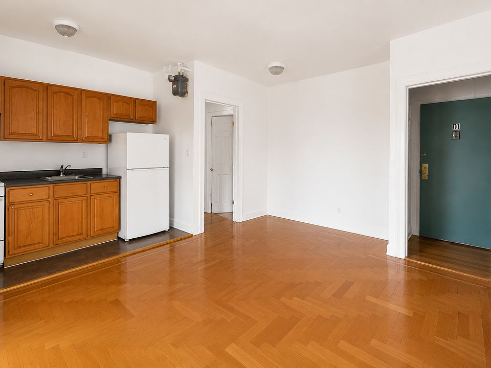 2nd image of 3230 Steuben Ave APT D1