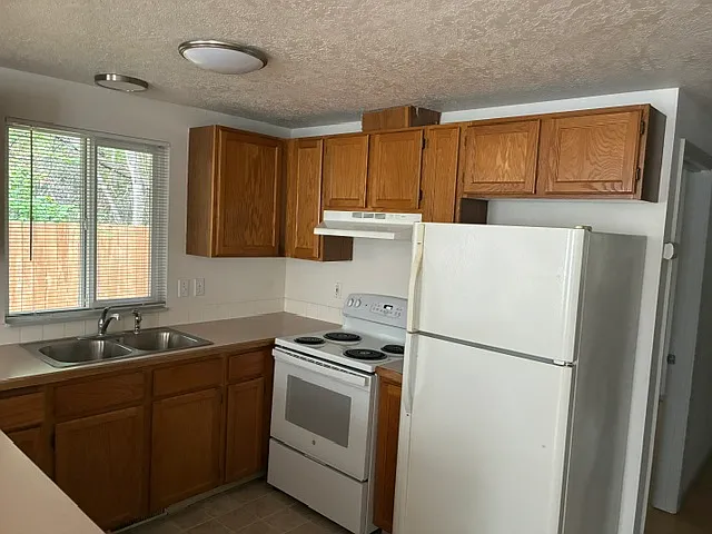 1887 W Overland Rd #101 — Photo 7