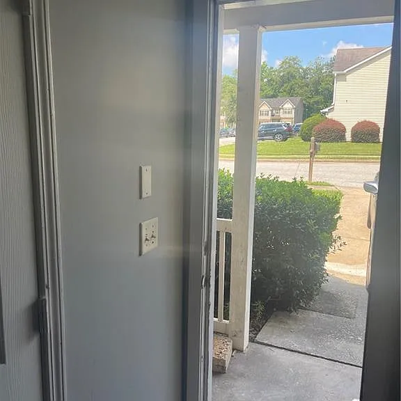 5322 Creekview Ln — Photo 3
