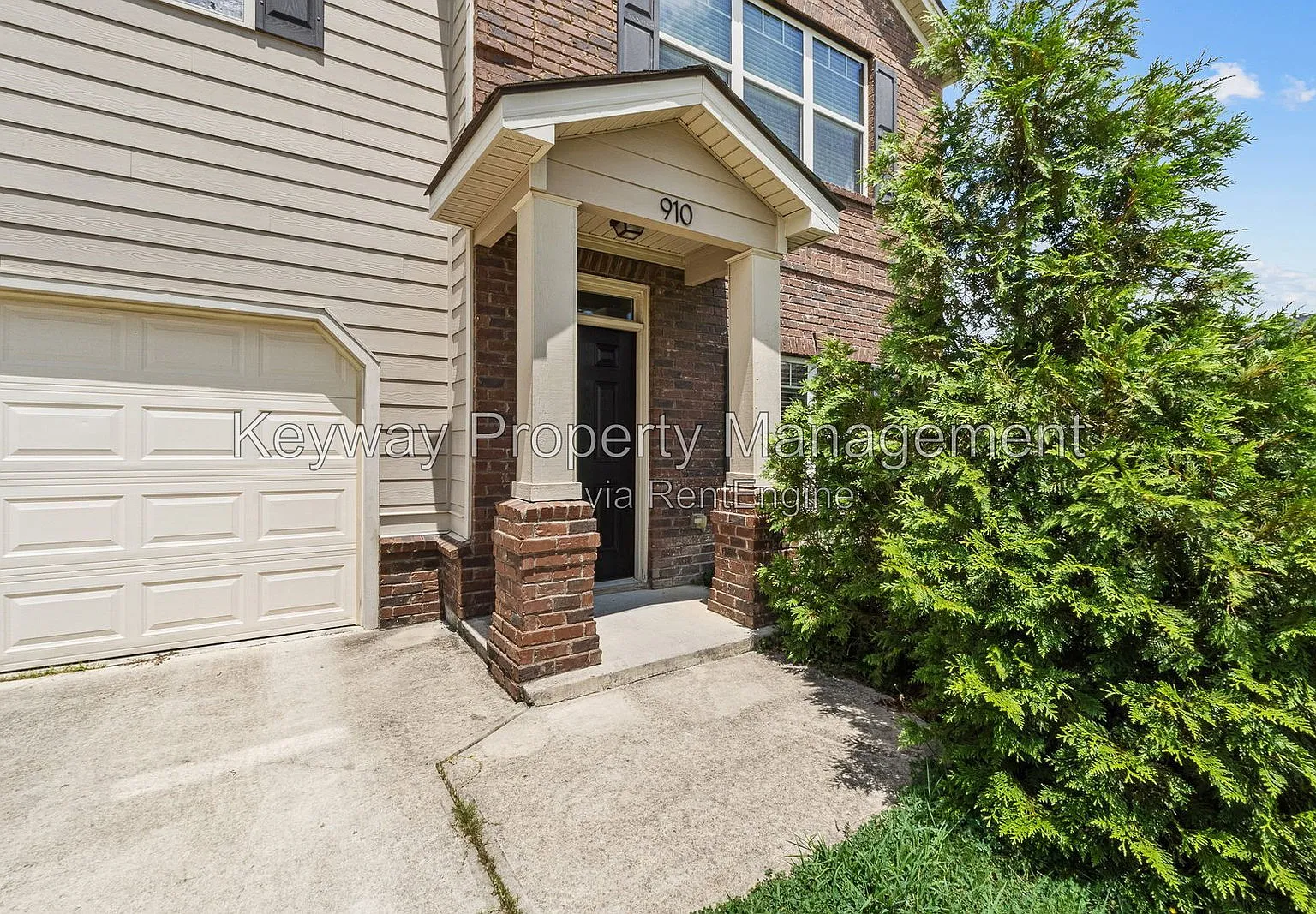 4 bed, 3.5 bath, 2728 sqft, $2,235 — Photo 2