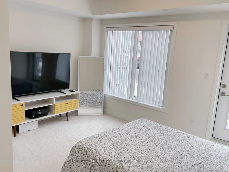36 William Duncan Rd — Photo 10