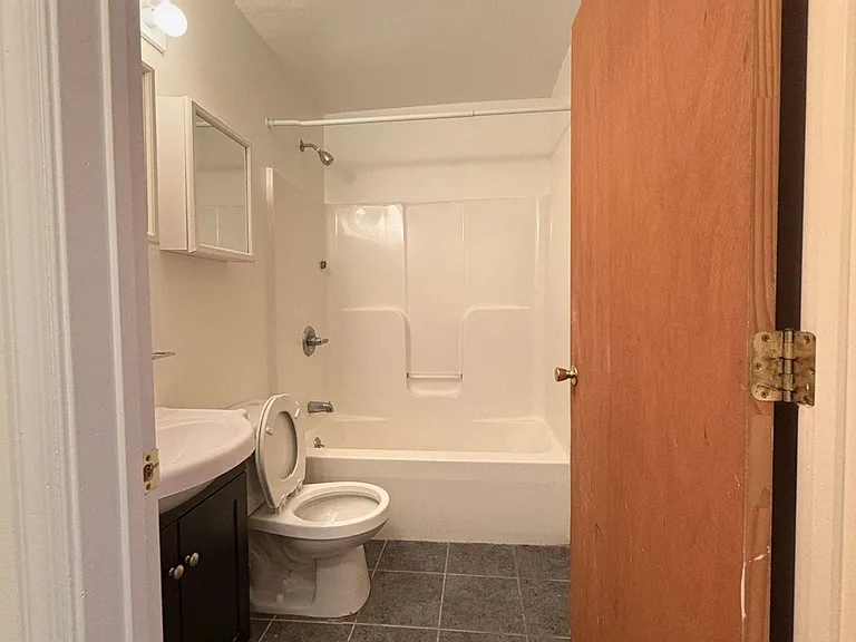 Osage Avenue Apartments — Photo 11