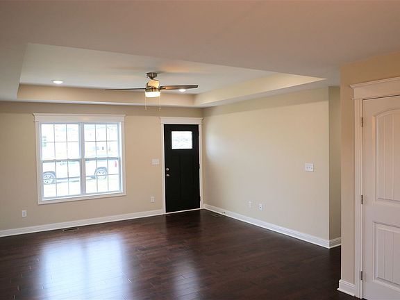 4th image of 346 Claiborne Cir