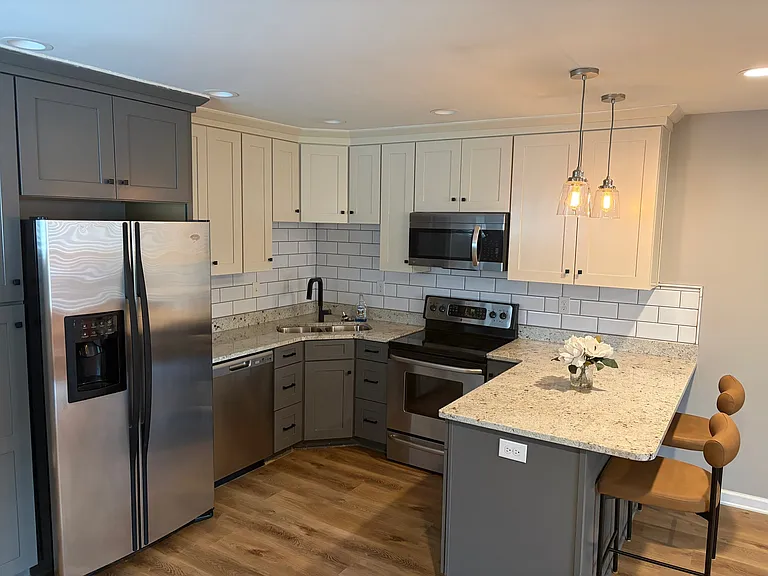 423 E Brandeis Ave — Photo 8