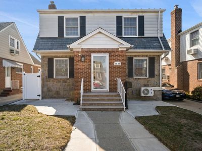 56-30 215th St #A, Oakland Gardens, NY, 11364