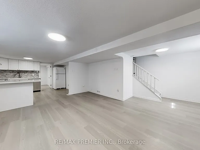 47 Amsterdam Ave #BASEMENT — Photo 6