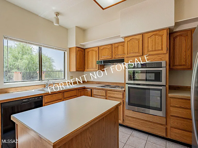 936 E Camino Diestro — Photo 19