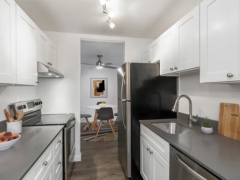 Wildwood Apartments — Photo 4