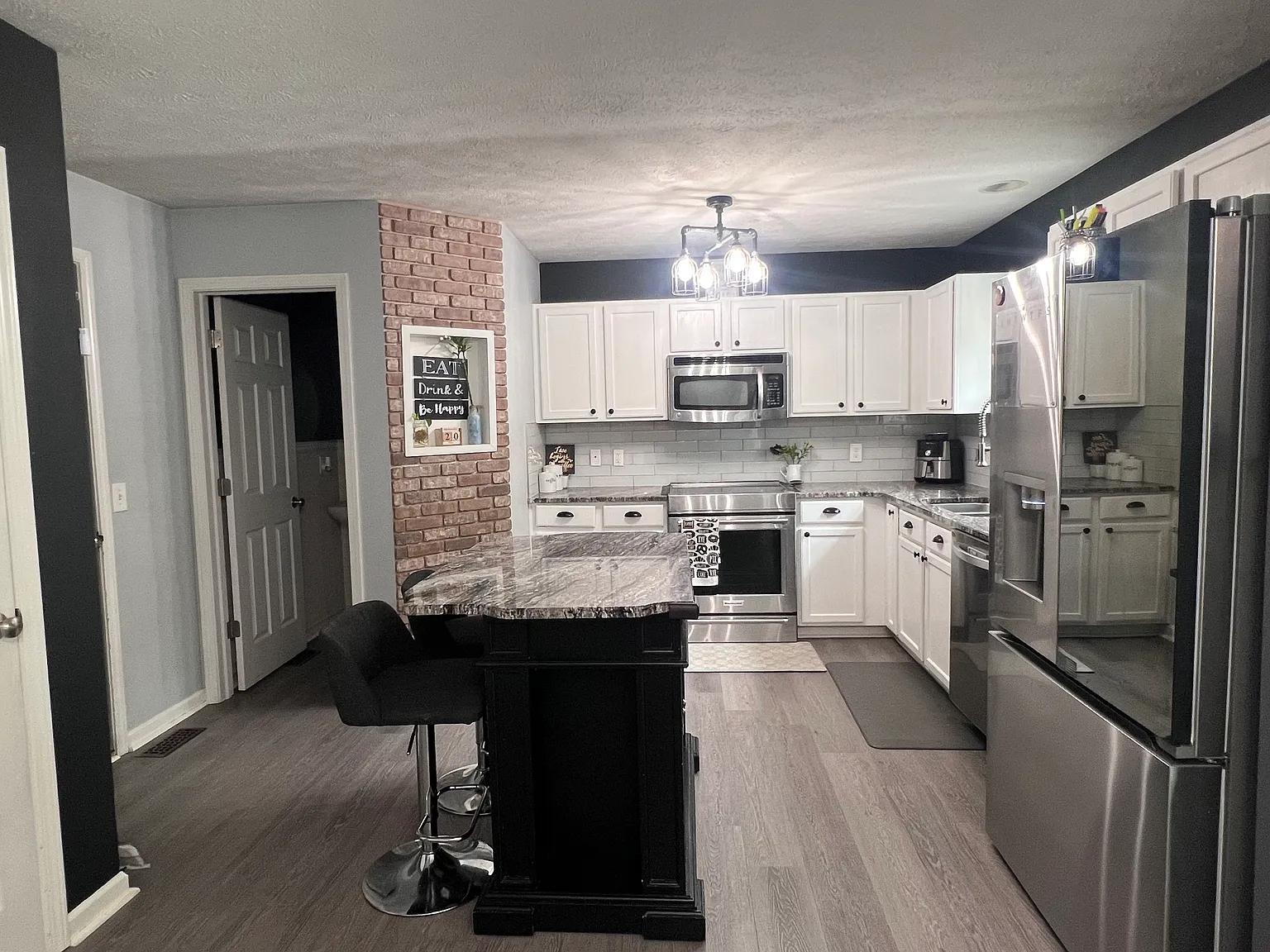 3 bed, 1752 sqft, $2,800 — Photo 4