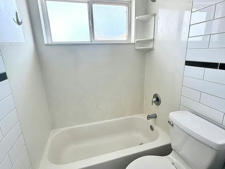5225 Southwest Ave #206 — Photo 12