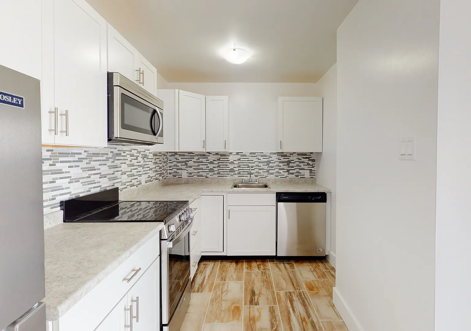 Chanteclair Apartments — Photo 3