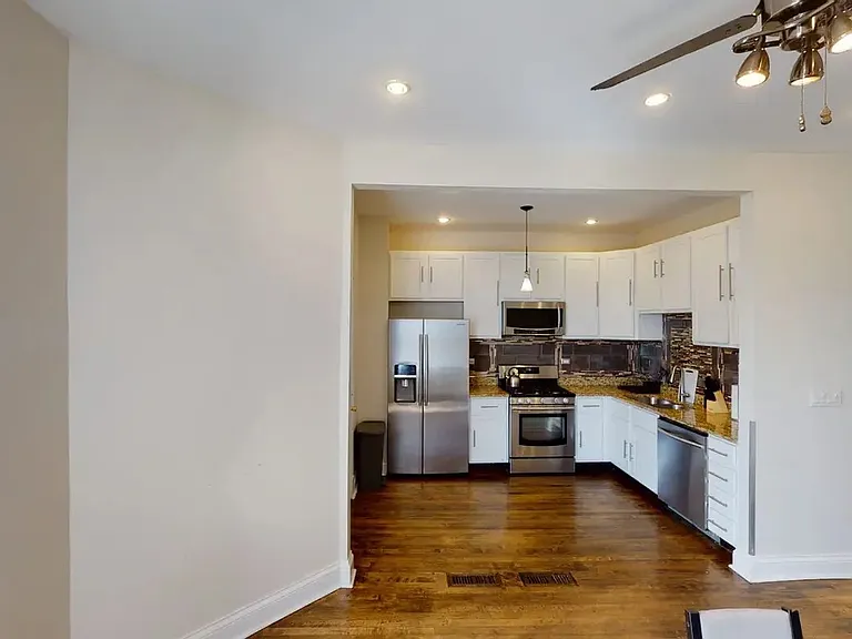 2430 N Spaulding Ave #2 — Photo 9
