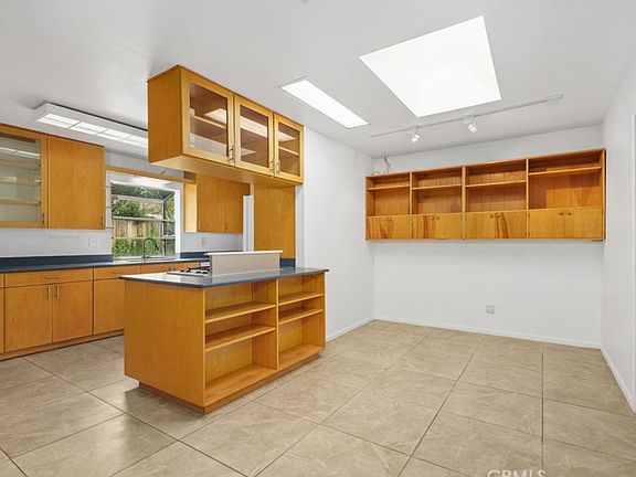 4th image of 3314 Celeste Dr