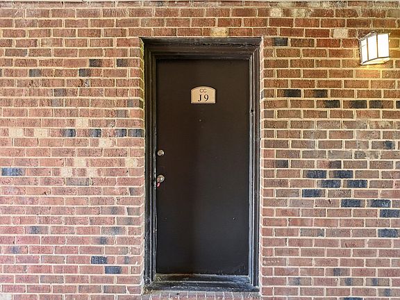 4th image of 501 Jones Ferry Rd APT J9