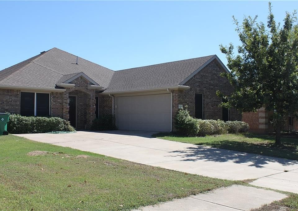 2nd image of 727 Ash Ln