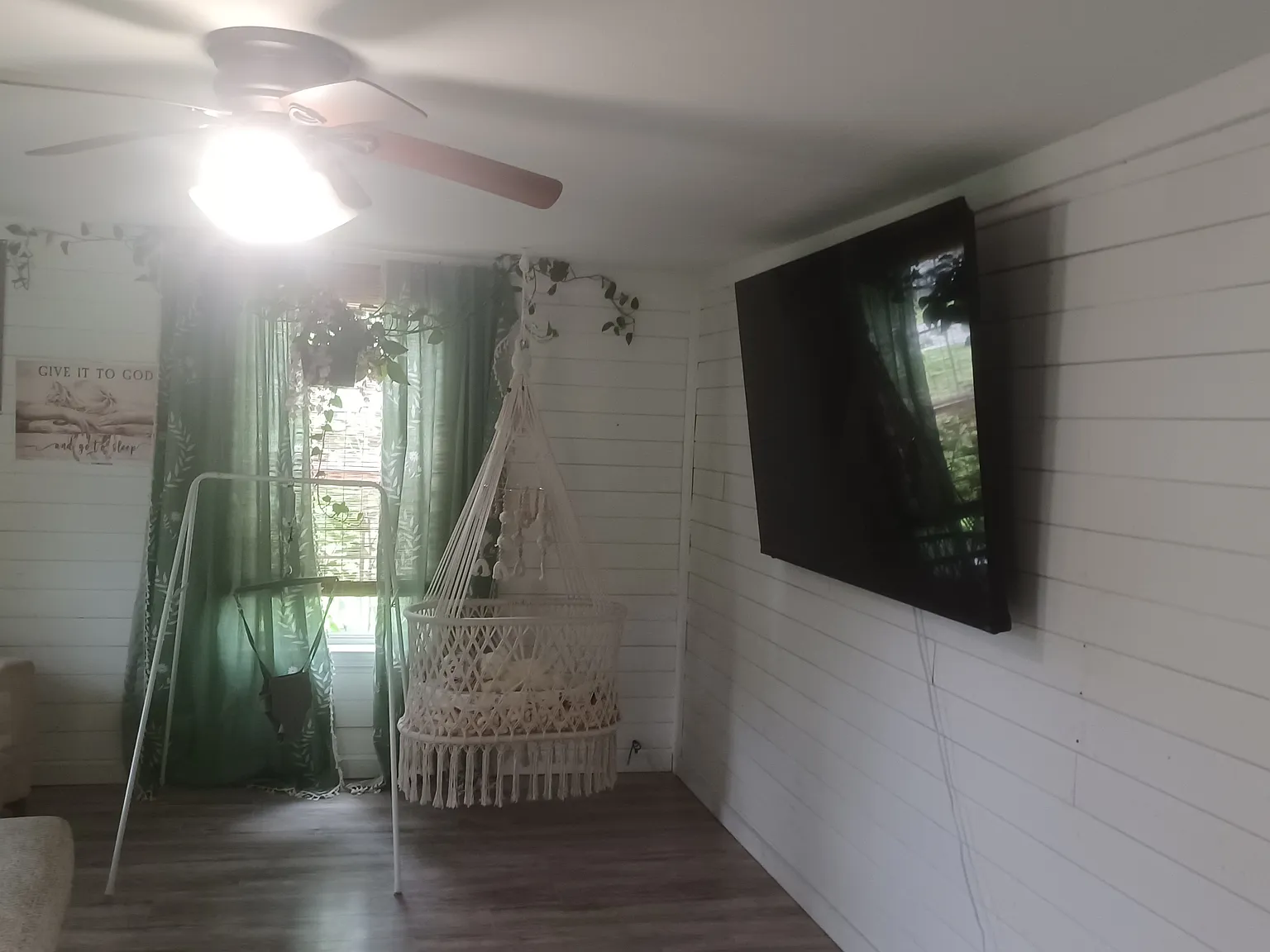 3 bed, 1328 sqft, $1,650 — Photo 2