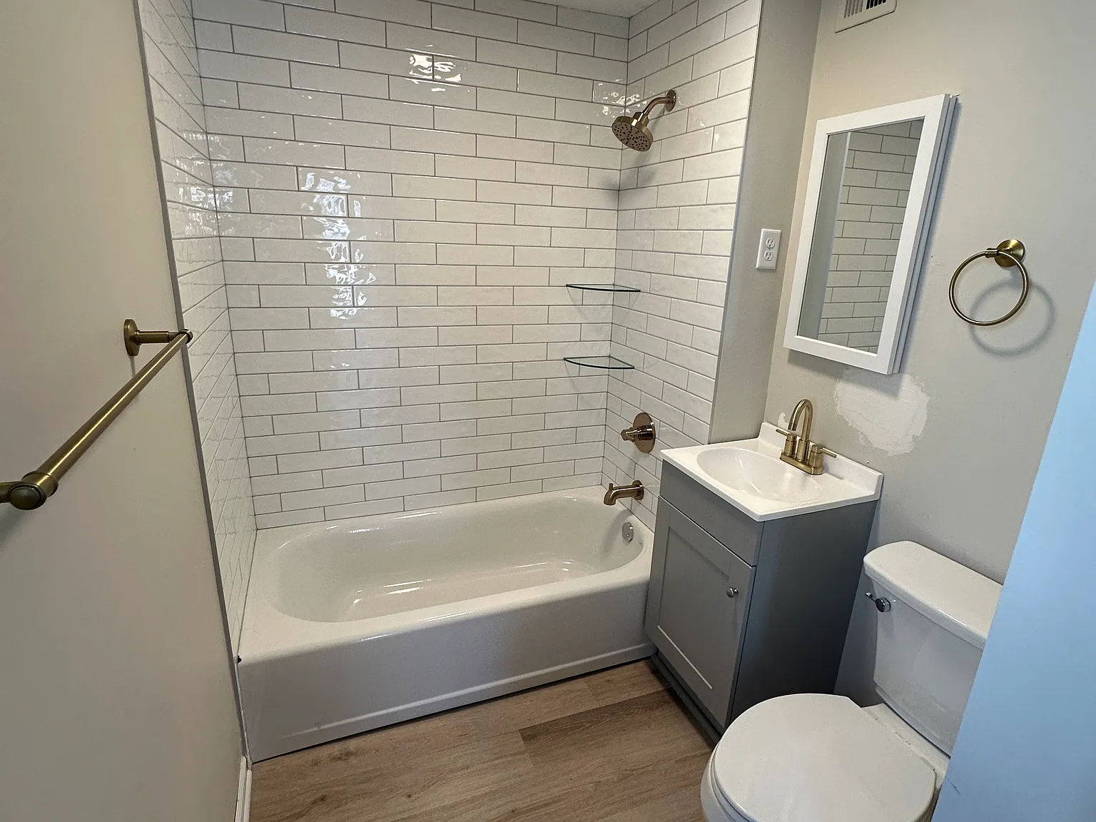2 bed, 1000 sqft, $1,800 — Photo 4