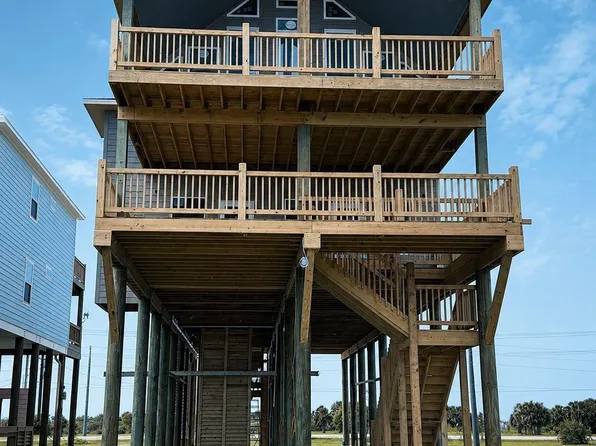 1216 Highway 87, Gilchrist, TX 77617