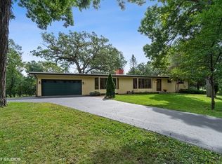 6 Victoria Ln, Hawthorn Woods, IL
