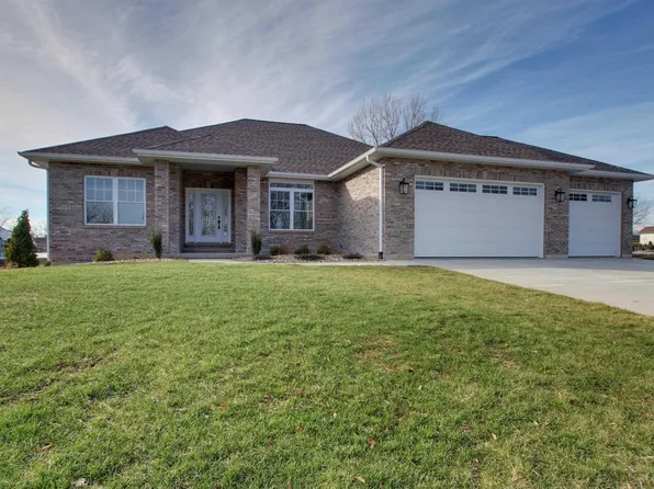 912 S 45th St, Quincy, IL 62305