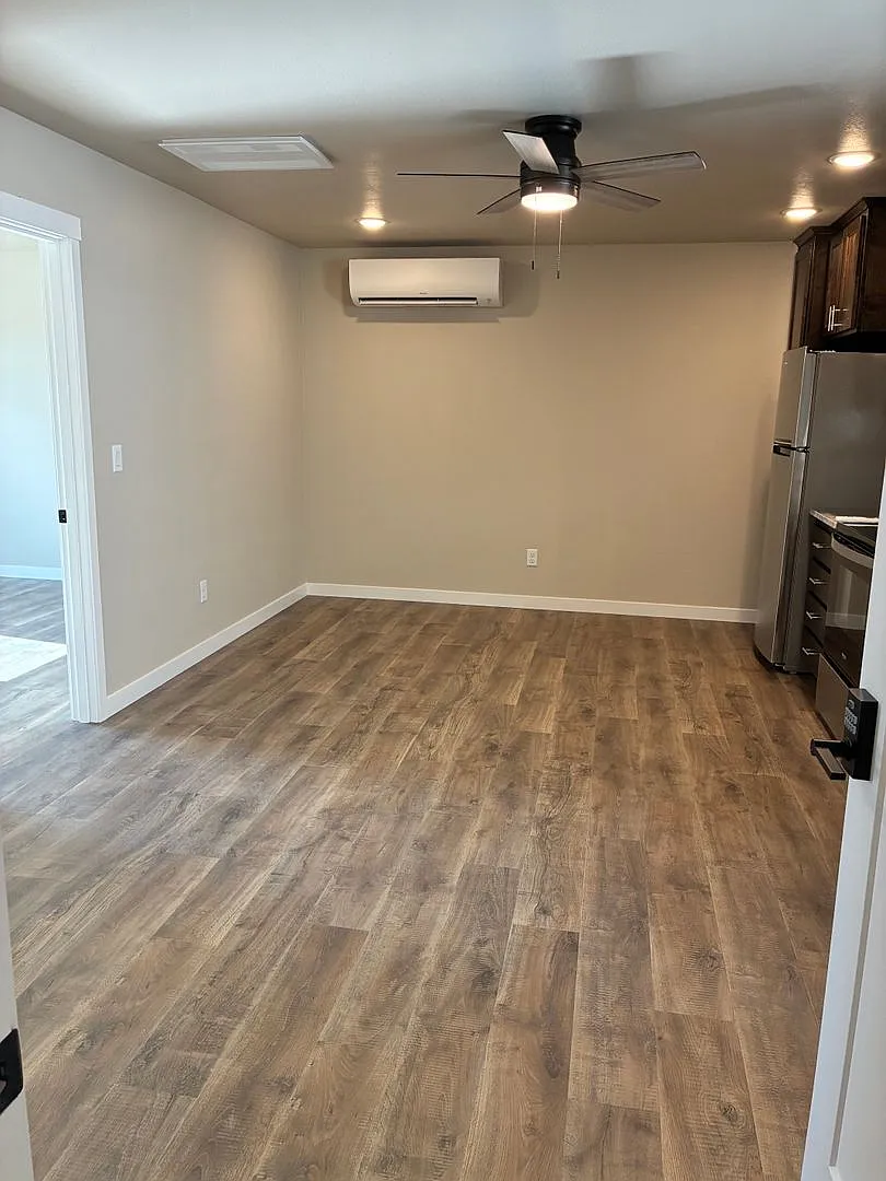 7869 Houston Loop — Photo 4