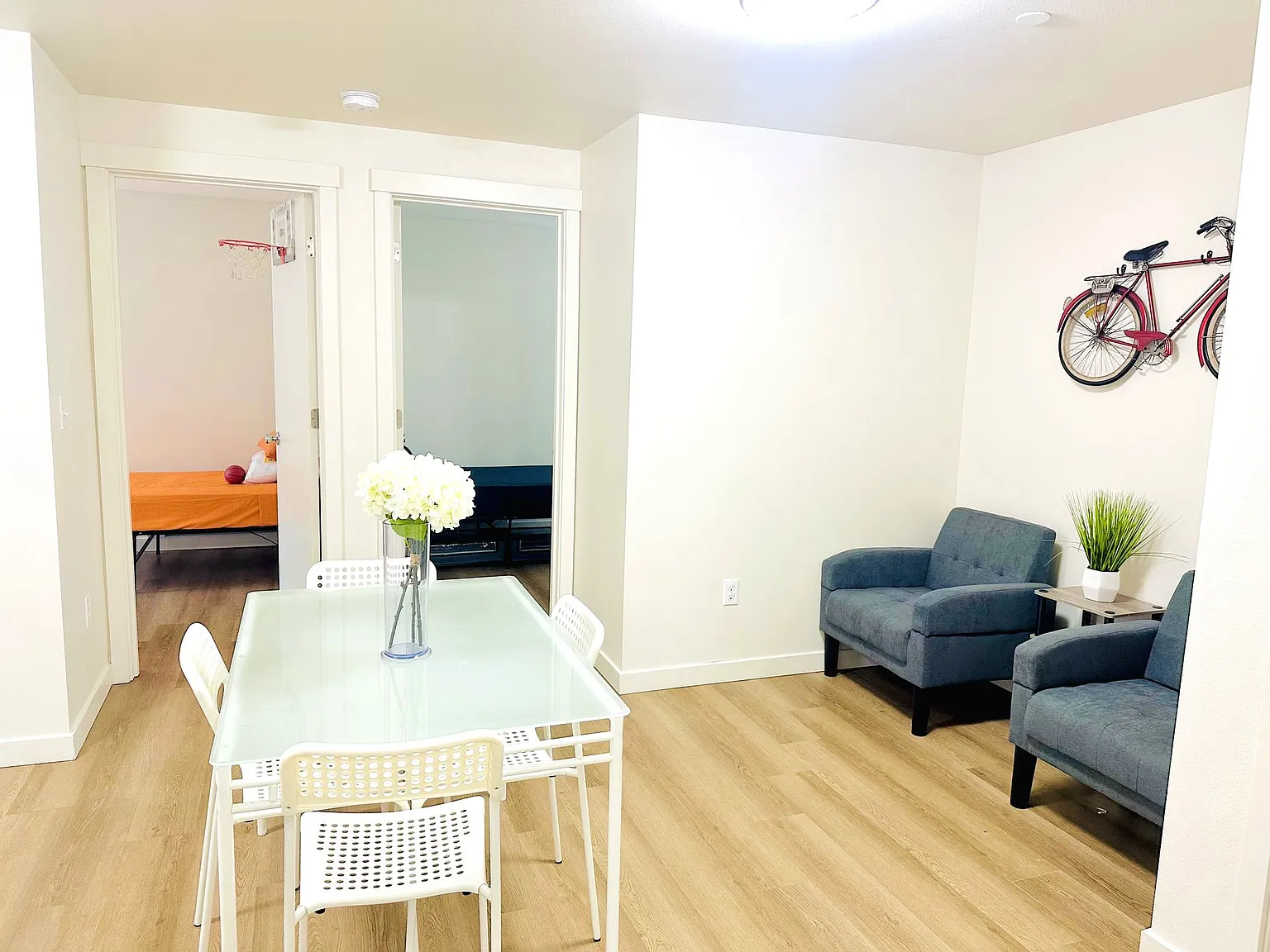 Radian Apartments — Photo 3