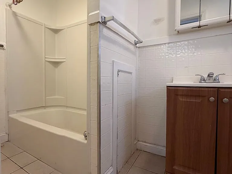 6435 Market St #1 — Photo 10