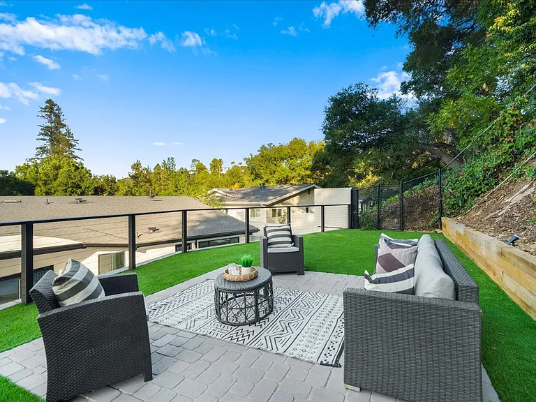 3873 Royal Woods Dr — Photo 32