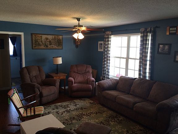 2nd image of 131 Gardenia St