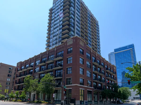 210 S Desplaines St APT 312, Chicago, IL 60661