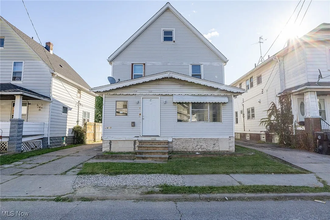 2115 W 105th St photo 1
