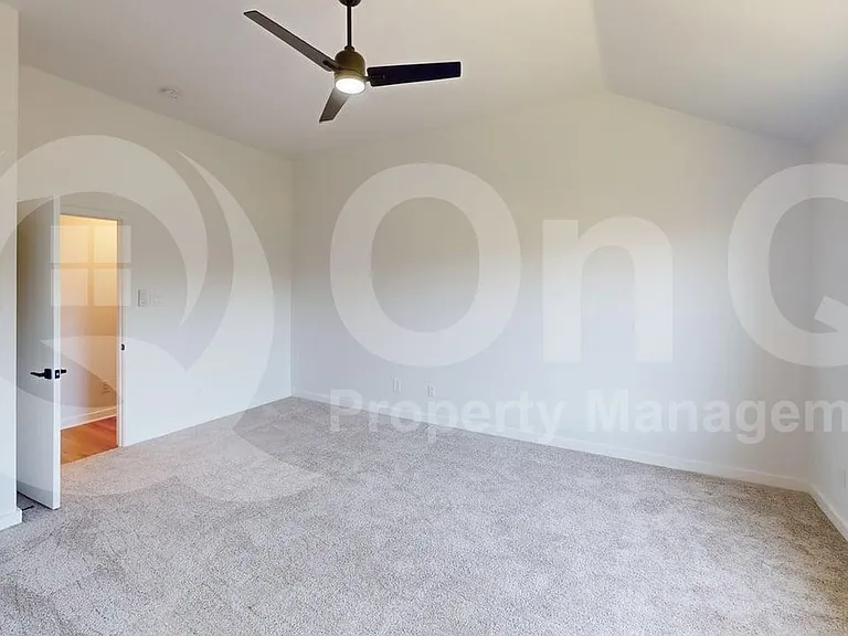 1028 Aviary — Photo 16