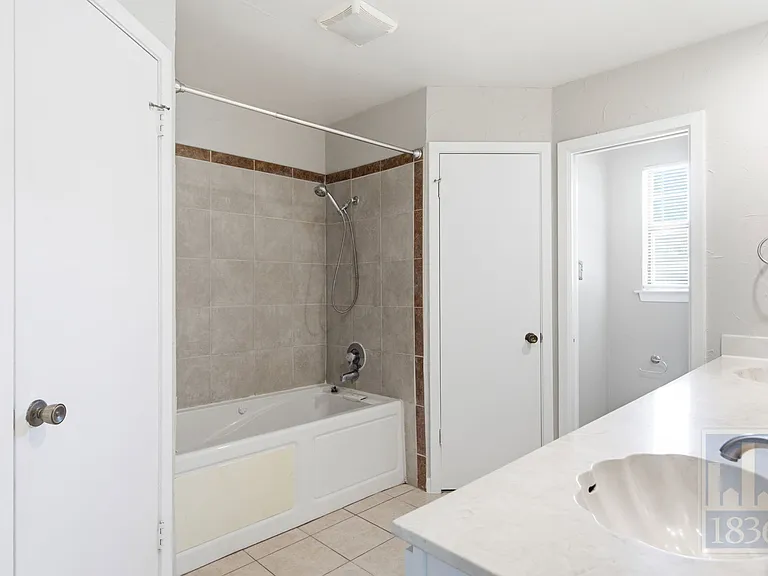 401 Oakridge Pass — Photo 18