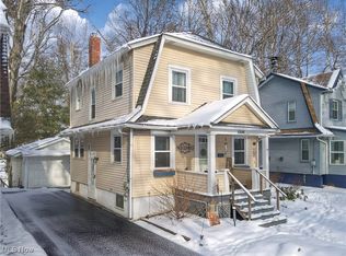 1330 Forest Glen Dr, Cuyahoga Falls, OH 44221