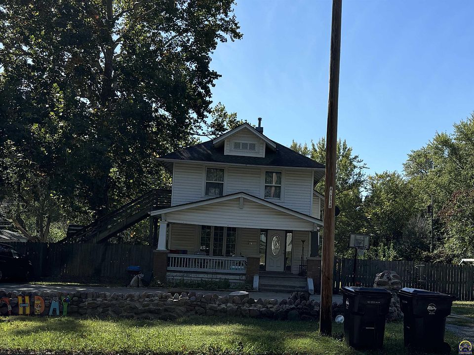 2nd image of 3221 SW Munson Ave